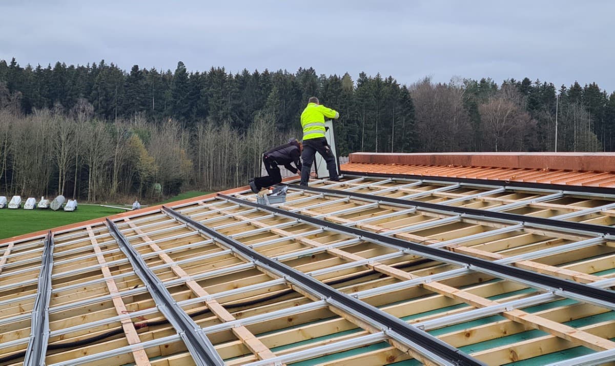 Erste Solaranlage nimmt Betrieb auf – Bild 3